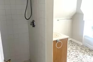 147 Lake Ave, Worcester, MA 01604 - Photo 10