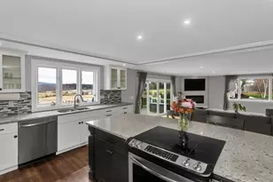 916 S East St, Amherst, MA 01002 - Photo 22