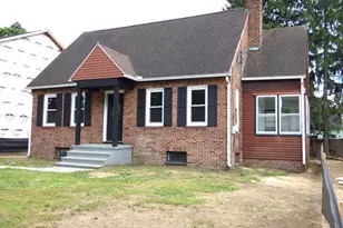 21 Wrona St, Springfield, MA 01151 - Photo 2