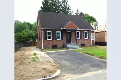 21 Wrona St, Springfield, MA 01151 - Photo 1