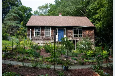 10 Bates Hl, Sturbridge, MA 01518 - Photo 1