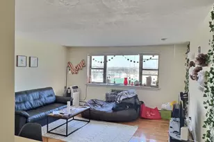 1039 Commonwealth Ave, Boston, MA 02215 - Photo 2