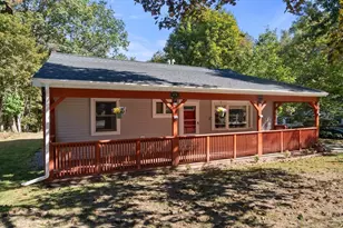 18 Edgewood Dr, Holden, MA 01520 - Photo 2