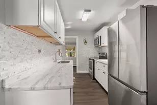 18 Edgewood Dr, Holden, MA 01520 - Photo 4