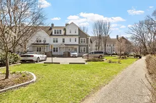 7 Lark Dr, Boston, MA 02126 - Photo 2
