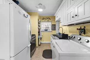 52 Point St, Fairhaven, MA 02719 - Photo 16