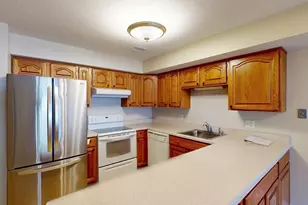 23 Greenleaves Dr, Amherst, MA 01002 - Photo 2