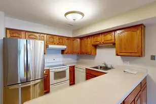 23 Greenleaves Dr, Amherst, MA 01002 - Photo 2