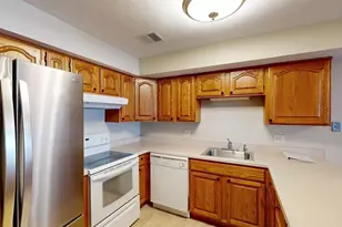 23 Greenleaves Dr, Amherst, MA 01002 - Photo 6