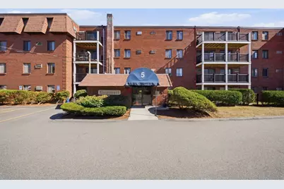 5 Washington St #A1, Reading, MA 01867 - Photo 1