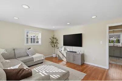 53 Enfield Street, Lowell, MA 01852 - Photo 8