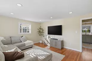 53 Enfield St, Lowell, MA 01852 - Photo 8