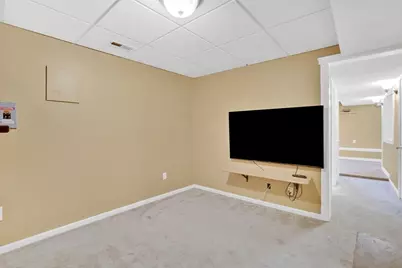 1542 S Branch Pkwy, Springfield, MA 01129 - Photo 28