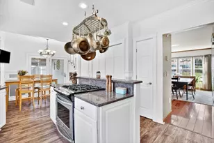 1542 S Branch Pkwy, Springfield, MA 01129 - Photo 10
