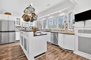 1542 S Branch Pkwy, Springfield, MA 01129 - Photo 8