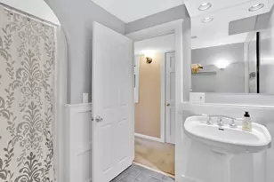 1542 S Branch Pkwy, Springfield, MA 01129 - Photo 28