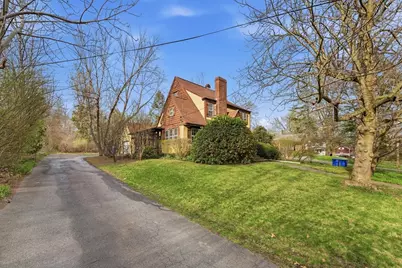 104 Spring St, Amherst, MA 01002 - Photo 2