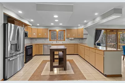 693 Elm St, Leominster, MA 01453 - Photo 10