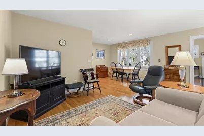 31 Hillside Ave, Falmouth, MA 02556 - Photo 4