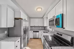 31 Dexter St, Methuen, MA 01844 - Photo 8