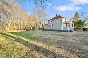 31 Dexter St, Methuen, MA 01844 - Photo 2