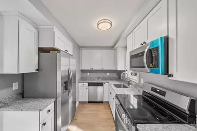 31 Dexter St, Methuen, MA 01844 - Photo 8