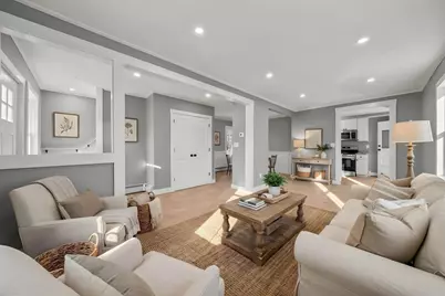 31 Dexter St, Methuen, MA 01844 - Photo 4