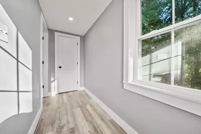 31 Dexter St, Methuen, MA 01844 - Photo 12