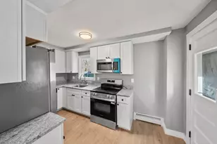 31 Dexter St, Methuen, MA 01844 - Photo 8