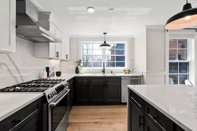 7 Dane St #D, Somerville, MA 02143 - Photo 4