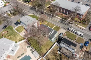 126 Pleasant St, Melrose, MA 02176 - Photo 30