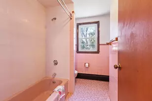 126 Pleasant St, Melrose, MA 02176 - Photo 14