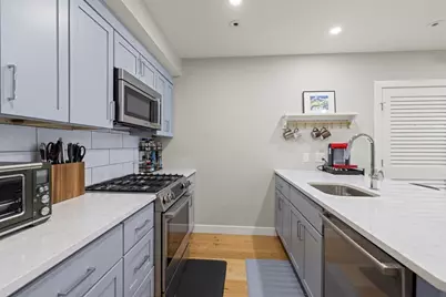 10-16 Everett #204, Boston, MA 02128 - Photo 4