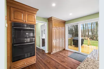 26 Debbie Ln, Milford, MA 01757 - Photo 6