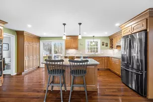 26 Debbie Ln, Milford, MA 01757 - Photo 2