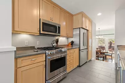 17 Apple Valley Dr #17, Sharon, MA 02067 - Photo 6