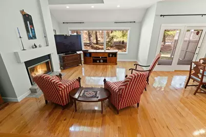 17 Apple Valley Dr #17, Sharon, MA 02067 - Photo 4