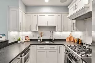 12 Mohawk St, Boston, MA 02127 - Photo 4