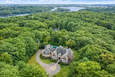8 Stratford Way, Lincoln, MA 01773 - Photo 2