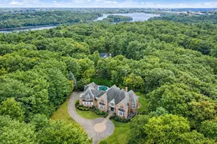 8 Stratford Way, Lincoln, MA 01773 - Photo 2