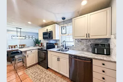 2 Larson Rd, Milford, MA 01757 - Photo 10