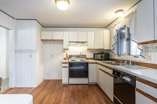 280 Huttleston Ave, Fairhaven, MA 02719 - Photo 10