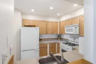 26 School St, Hull, MA 02045 - Photo 8