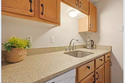 112 Heritage Dr #112, Northbridge, MA 01588 - Photo 10