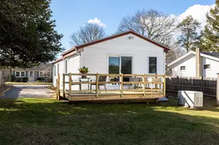 10 Regent Ave, Wareham, MA 02571 - Photo 8