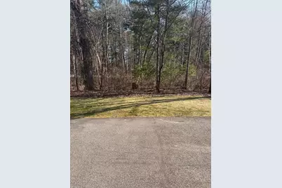 1600 Skyline Dr #2, Lowell, MA 01854 - Photo 1