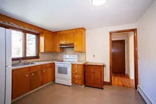 36 Eustis Ave, Wakefield, MA 01880 - Photo 4