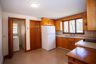 36 Eustis Ave, Wakefield, MA 01880 - Photo 2