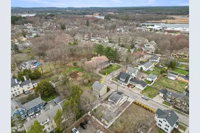 16 Dawes St, Newburyport, MA 01950 - Photo 10