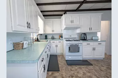 10 Guild Rd, Saugus, MA 01906 - Photo 12